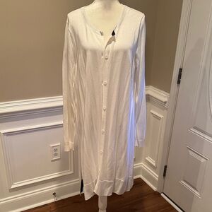 Crown & Ivy Classic White Knit Top